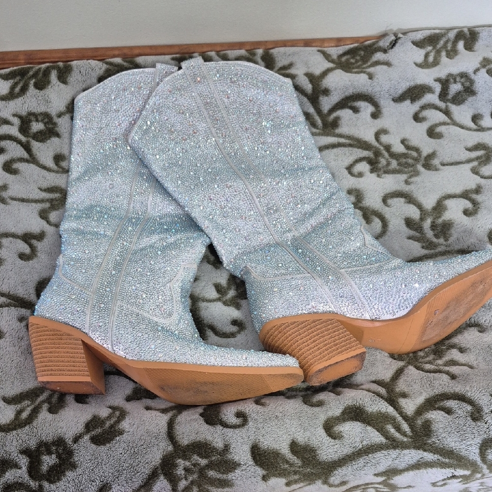 Glittering Silver Women's Boots Cowboy style